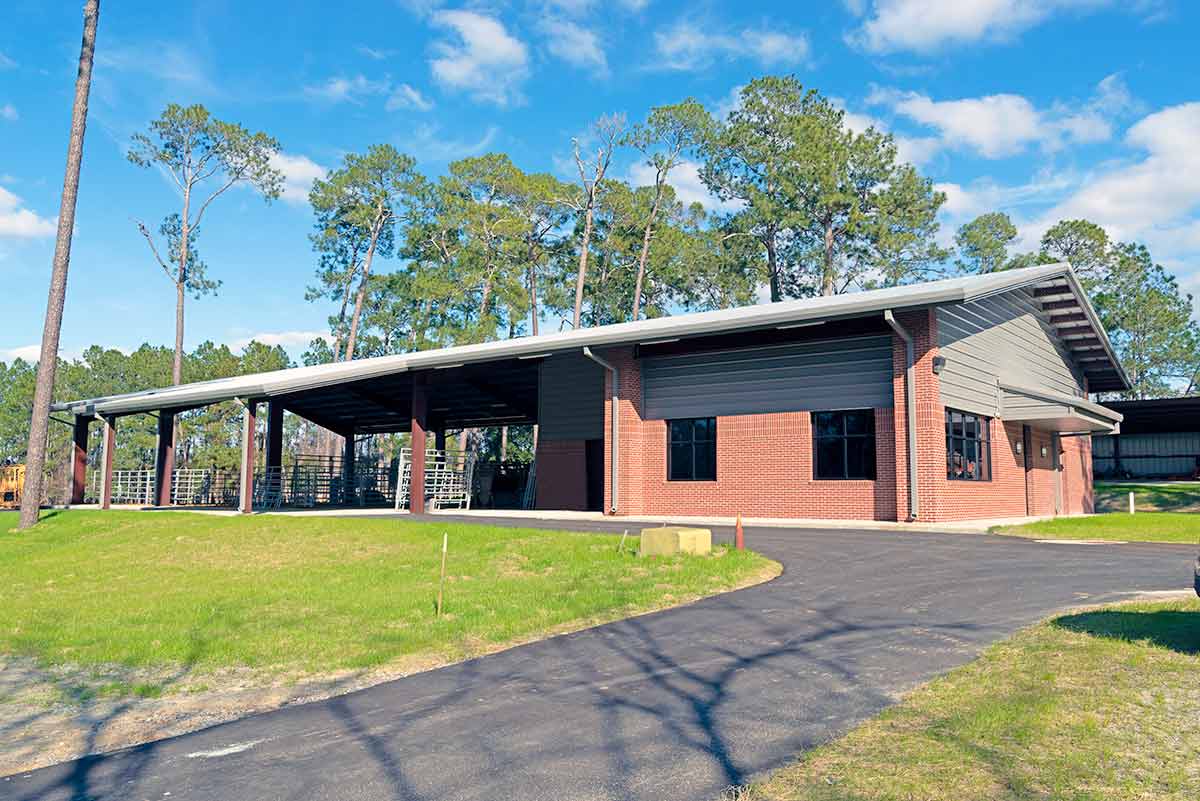 This 10,000 square foot facility is desgined for students and researchers. This metal building is comprised of roof and wall panels and accented with brick. 